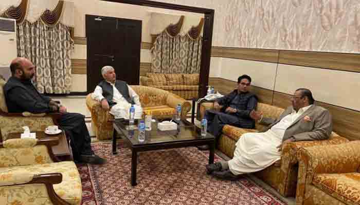 Ghazanfar Bilour meeting CM KPK Mehmood Khan and provincial ministers Kamran Khan Bangash and Taimur Khan Jhagra. File photo