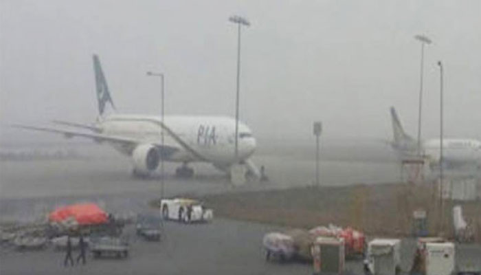 Penerbangan PIA dijadwalkan ulang karena kabut tebal di Lahore