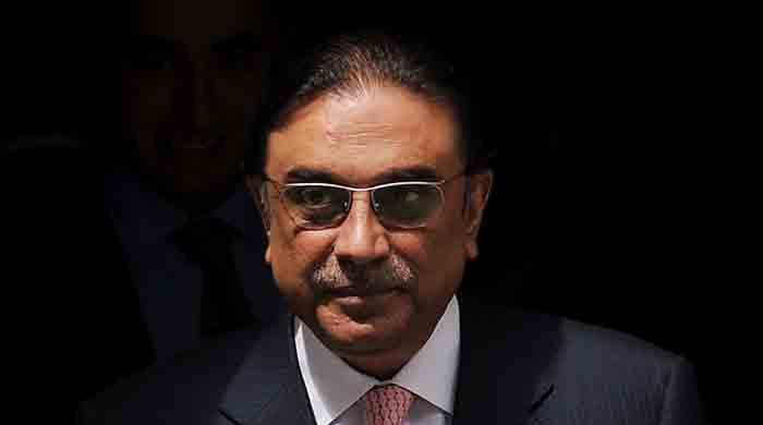 Zardari should name person who contacted him: defence sources