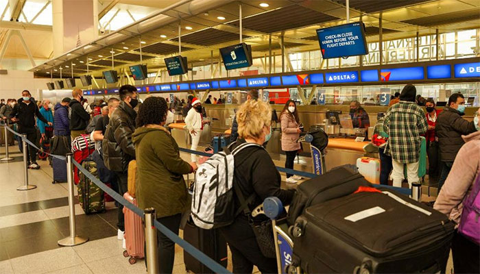 Omicron hits weekend travel; Over 7,000 flights scrapped across the world