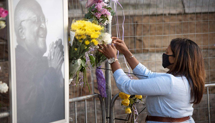 Dunia berduka untuk ikon anti-apartheid Tutu, ‘pejuang untuk keadilan’