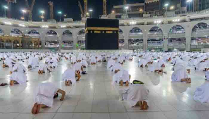 It has been decided to re-impose the physical distancing measures among the Umrah pilgrims and worshipers as well as in spreading prayer rugs and while performing tawaf (circumambulation around the Holy Kaaba).