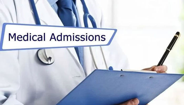 Medical colleges told to start giving admissions at 50pc marks or face action