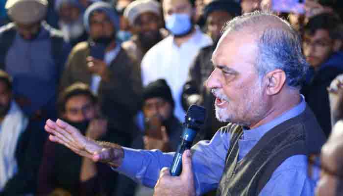 JI Karachi chief Hafiz Naeemur Rehman addressing the protesters in Karachi. -Photo JI Twitter