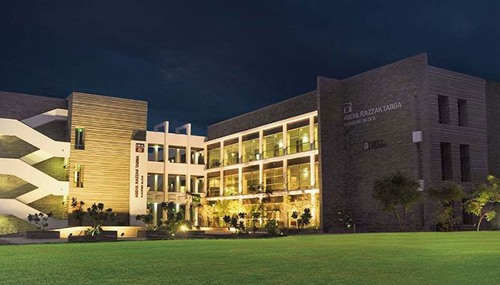 Dr Akbar Zaidi asks alumni to help strengthen IBA