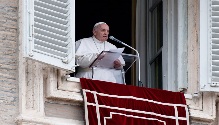 Pope Francis following with concern rising tensions in Ukraine