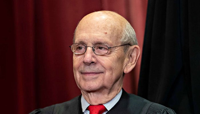 Justice Stephen Breyer to retire