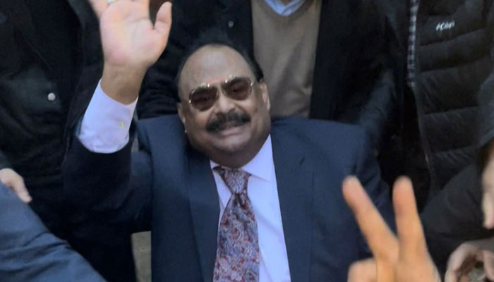 MQM founder Altaf Hussain expresses excitement after court acquits him in a terrorism case. Photo by reporter