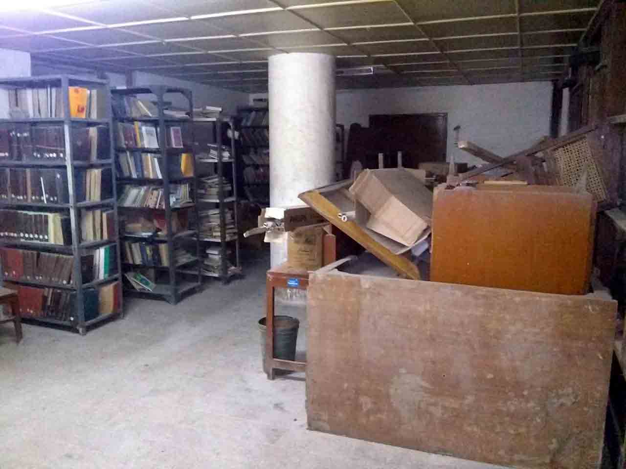 Dilapidated condition of KU library.