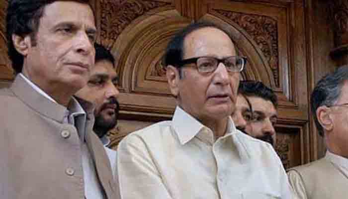 PML-Q leaders Chaudhry Pervez Elahi (L) and Chaudhry Shujaat Hussain are the key to the Oppositions no-trust motion. The News/File