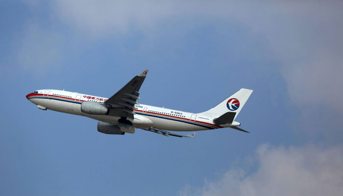 Chinese plane with 132 on board crashes in mountains