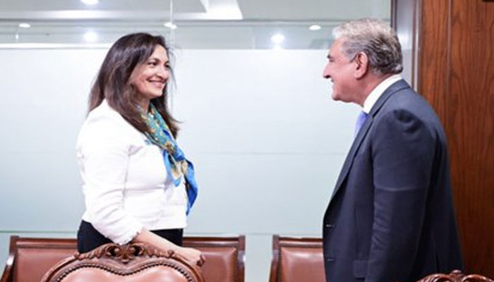 Foreign Minister Shah Mahmood Qureshi greeting&nbsp;Under Secretary of State for Civilian Security, Democracy, and Human Rights Uzra Zeya at&nbsp;the 48th Session of the Council of Foreign Ministers of the Organization of Islamic Cooperation. - Twitter