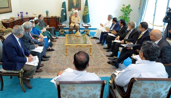 PM Shehbaz chairing a meeting on energy sector in Islamabad on April 14, 2022. Photo: PID