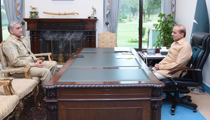 Army Chief General Qamar Javed Bajwa called on PM Shehbaz Sharif at the PM House, Islamabad on April 19, 2022. Photo: PID