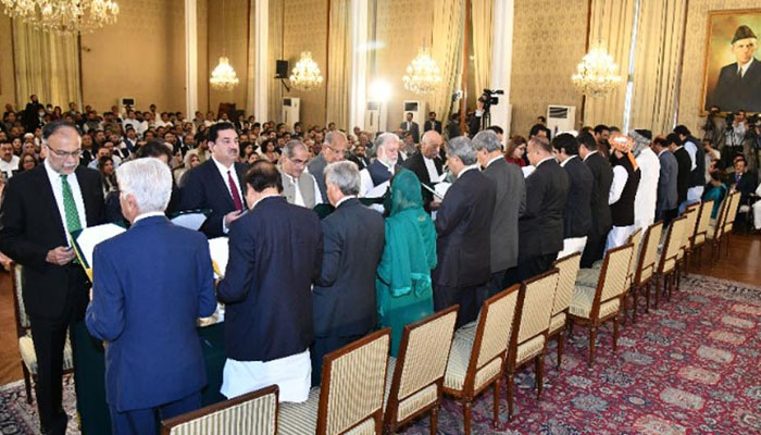 New federal cabinet taking oath at the President House Islamabad on April 19, 2022. Photo: PID
