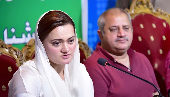 Marriyum Aurangzeb briefing the media about the decisions taken by the federal cabinet, in Islamabad on April 20, 2022. Photo: PID