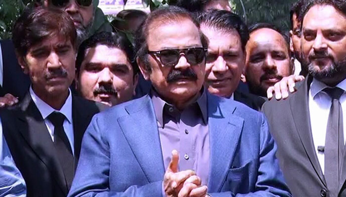 Rana Sanaullah addressing media in Lahore on May 7, 2022. Photo: Screengrab of a Twitter video