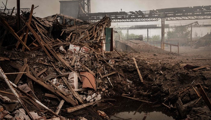 Sixty feared dead in bombing at Ukraine school