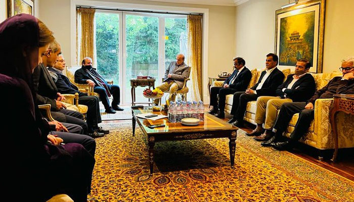 PML-N supremo having discussion with PML-N leaders led by PM Shehbaz Sharif on May 11, 2022. Photo: Twitter/PMLN