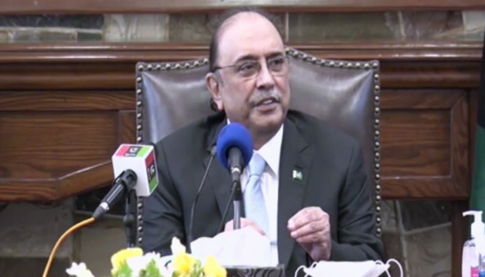 Asif Ali Zardari addressing a press conference in Karachi on May 11, 2022. Photo: Twitter