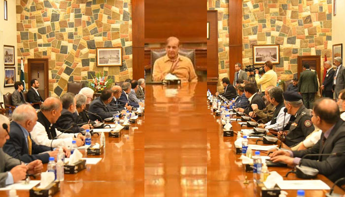 PM Shehbaz Sharif chairing a meeting with a group of business leaders in Islamabad on May 20, 2022. Photo: PID