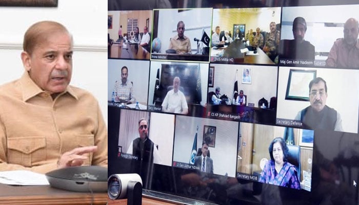 PM Shehbaz chairing an emergency meeting regarding forest fires in Balochistan in Lahore on May 21, 2022. Photo: The News/File