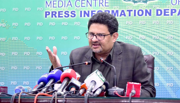 Finance Minister Miftah Ismail addressing a press conference on May 26, 2022. Photo: PID