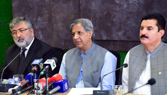 Law Minister Azam Nazeer Tarar addressing a press conference in Islamabad on May 27, 2022. Photo: PID