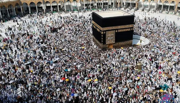 Private Haj pilgrims to pay airfares in dollars. Photo: The News/File