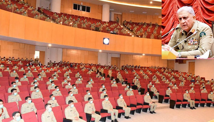 General Qamar Javed Bajwa addressing the Command and Staff College, Quetta on June 2, 2022.