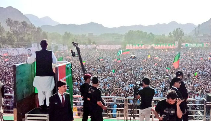 Ex-PM Imran addressing a public rally in Buner on June 3, 2022. Photo: Twitter