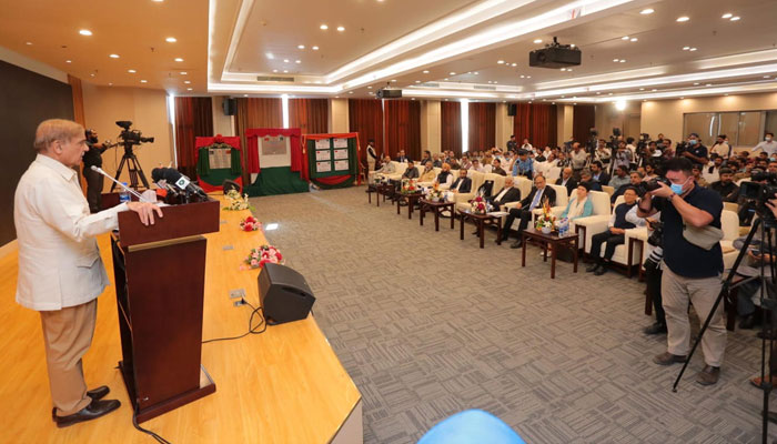 PM Shehbaz addressing the inauguration ceremony of the East Bay Expressway in Gwadar on June 3, 2022. Photo: PID