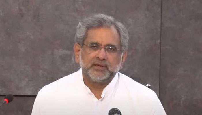 PML-N leader Shahid Khaqan Abbasi addressing a press conference in Islamabad on June 7, 2022. Photo