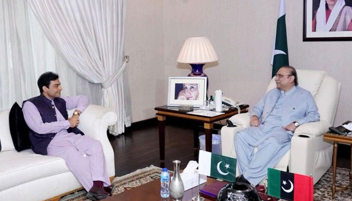 CM Punjab Hamza Shahbaz, leading a PML-N delegation, called on PPP co-chairman Zardari at Bilawal House Lahore on June 7, 2022.