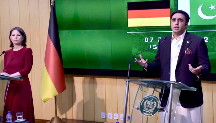 FM Bilawal and his German counterpart Annalena Baerbock addressing a joint press stakeout at Media Centre, Ministry of Foreign Affairs, Islamabad. Photo: APP