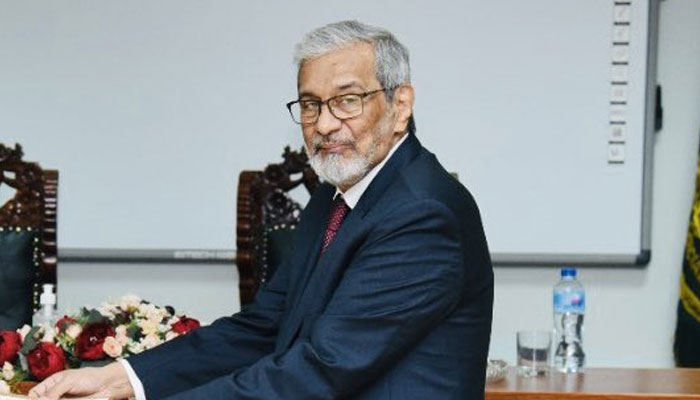 Former judge of the Supreme Court Justice Maqbool Baqar. Photo: Twitter/amnazamirtalks