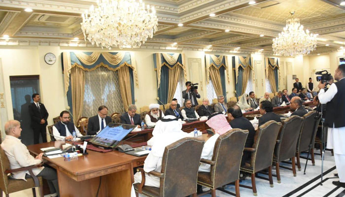 PM Shehbaz chairing a meeting of a delegation of Bahraini businessmen led by H.H. Sheikh Khalid Mohammad Salman Al Khalifa in Islamabad on June 22, 2022. Photo: PID