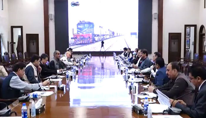 Sindh CM Murad Ali Shah and Federal Minister for Railways and Aviation Khawaja Saad Rafique are leading their respective teams in a meeting at the CM House Karachi on June 24, 2022. Photo: Screengrab of a Twitter/SindhCMHouse video.