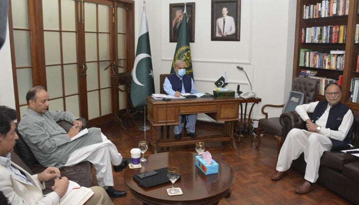 Prime Minister Shehbaz Sharif chairs an important meeting to overcome the issues of power load-shedding and energy crises. -PID