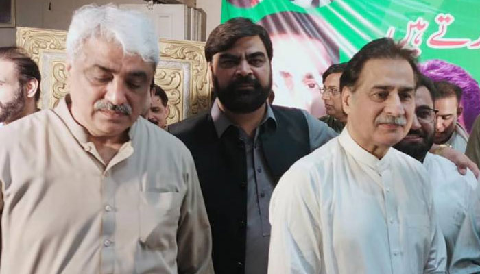 In this undated photo, PML-N leaders - Khawaja Salman Raffique (Left) and Sardar Ayaz Sadiq are seen. Photo: The News/File