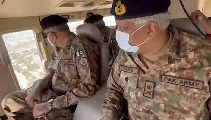 General Qamar Javed Bajwa took an aerial view of Karachi on July 12, 2022. Photo: Screengrab of a Twitter video.