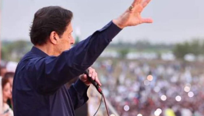 Ex-PM Imran addressing a public rally in Dera Ghazi Khan on July 14, 2022. Photo: Twitter