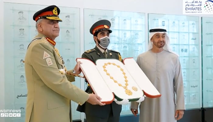 Chief of Army Staff General Qamar Javed Bajwa receiving the Order of Zayed award from UAE President Mohammad bin Zayed in this screengrab from WAMNews.