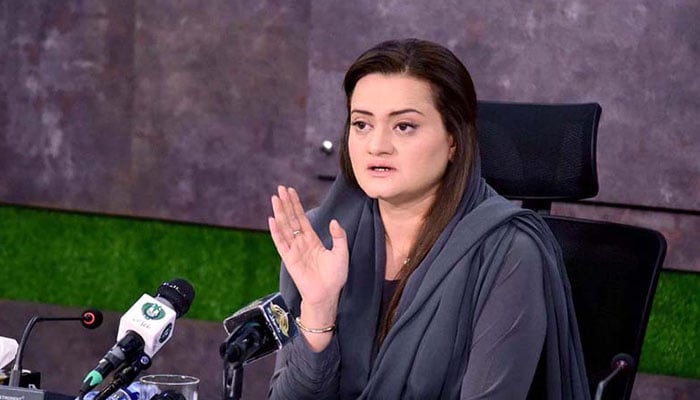 Federal Minister for Information and Broadcasting, Marriyum Aurangzeb addressing a press conference.— APP