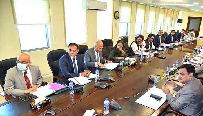 Federal Minister for Finance and Revenue Miftah Ismail presiding over the meeting of the Economic Coordination Committee (ECC) of the Cabinet at Finance Division.&mdash;APP