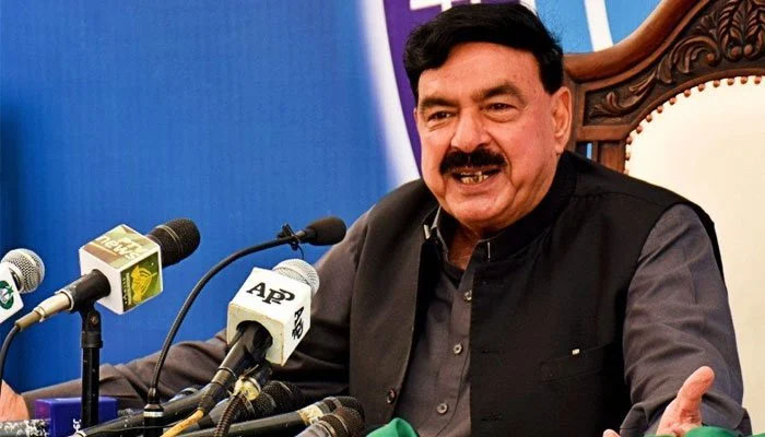 Former interior minister Sheikh Rashid Ahmed. &mdash;File Photo