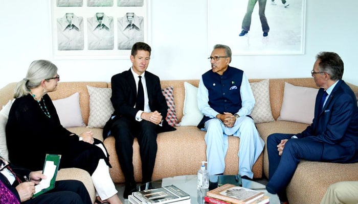 British High Commission (L) and President Arif Alvi —PID