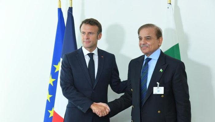 French President Emmanuel Macron (L) and Prime Minister Shehbaz Sharif. —APP