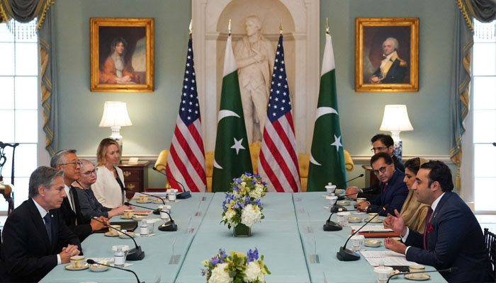 US Secretary of State Antony Blinken (L) meets with Pakistani Foreign Minister Bilawal Bhutto-Zardari at the State Department in Washington, U.S. September 26, 2022. —AFP/ KEVIN LAMARQUE / POOL