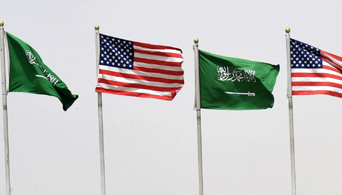 KSA and USA flag waving. —File